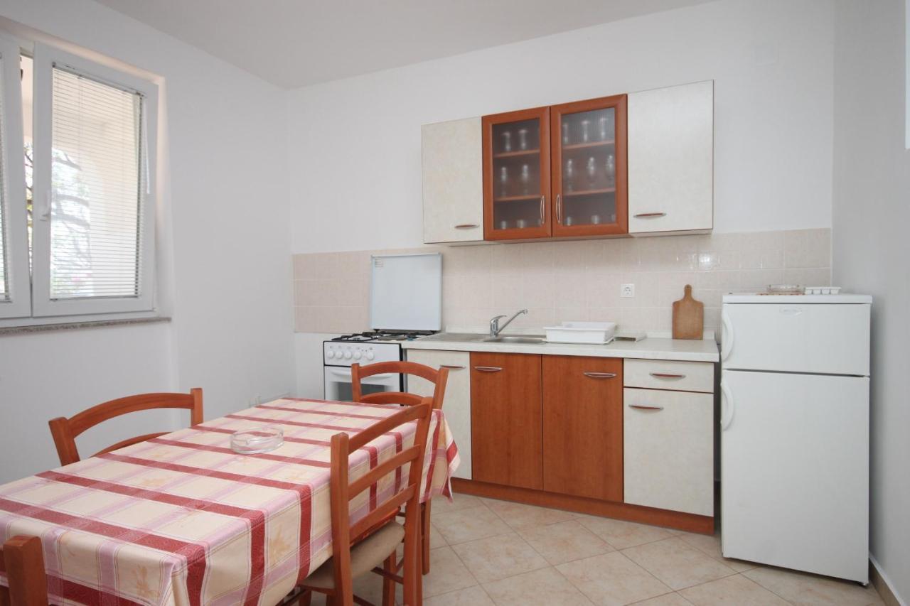 Apartments By The Sea Kustici, Pag - 6355 Extérieur photo